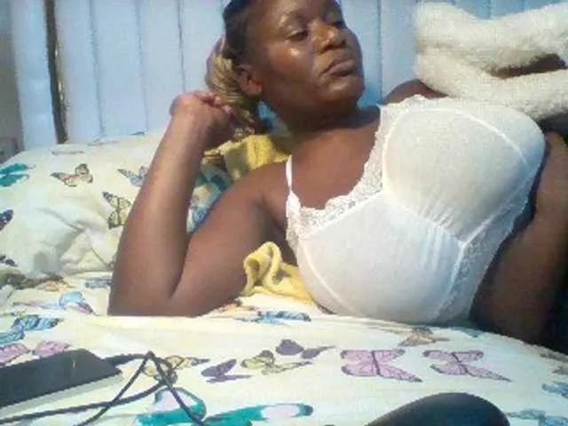 BoobieQueen on BongaCams 