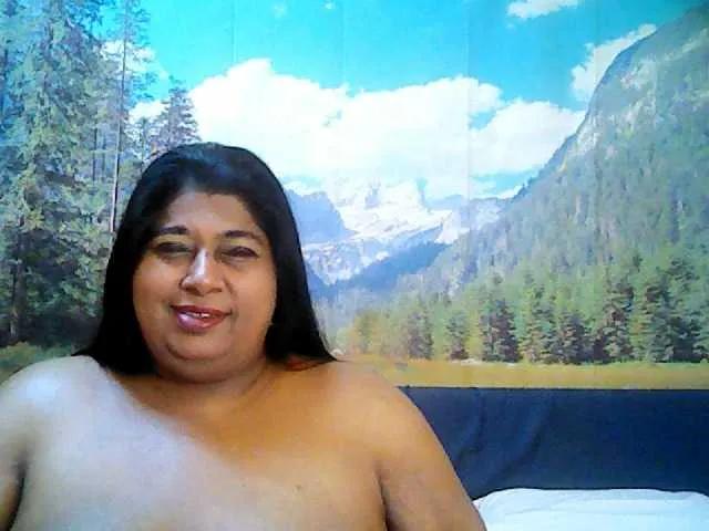 indianhoney on BongaCams