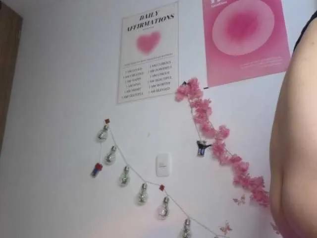 Kitty-Roses on BongaCams
