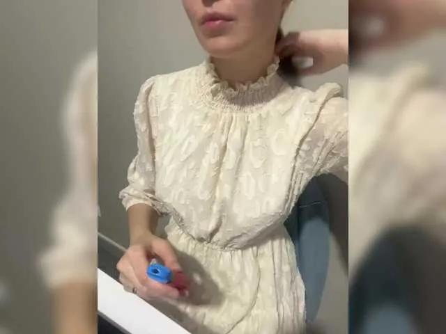 LanaDL18 on BongaCams