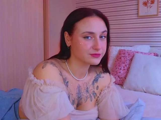Lillii on BongaCams 