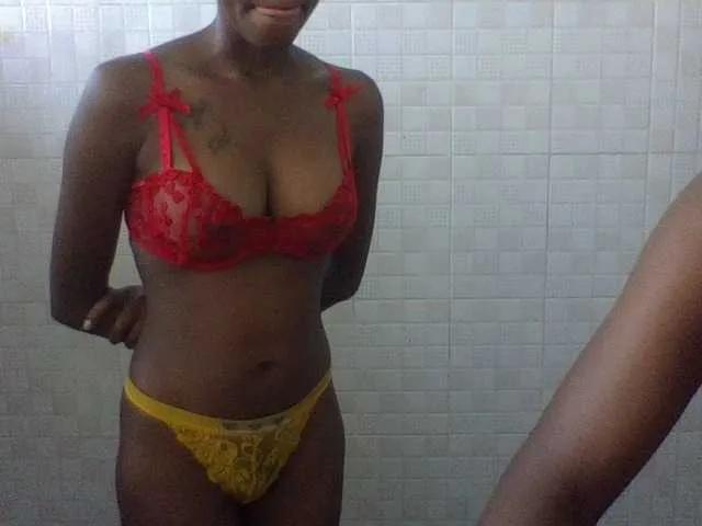 Petitegals on BongaCams