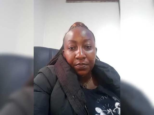 Queenbigboobs on BongaCams