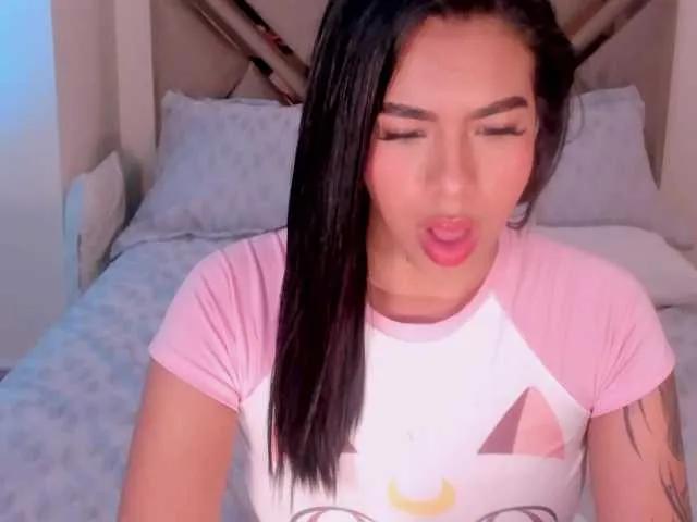 ZoeArmstrong on BongaCams