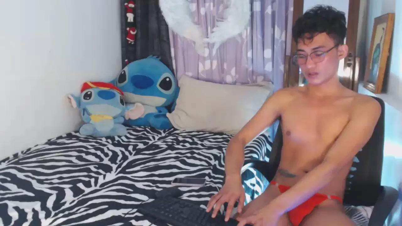 asian_gay on Cam4 