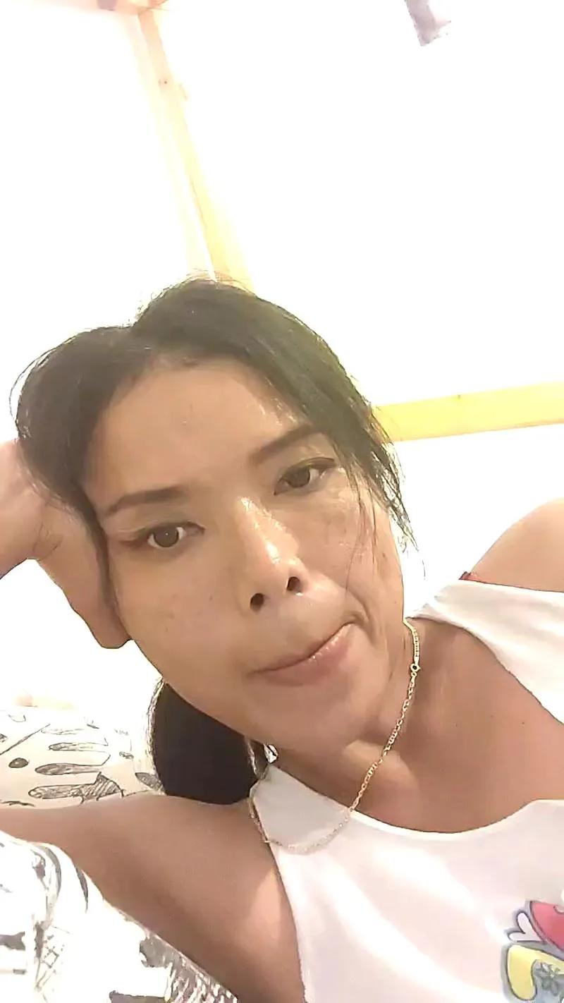 Asianwhitheuro on Cam4 