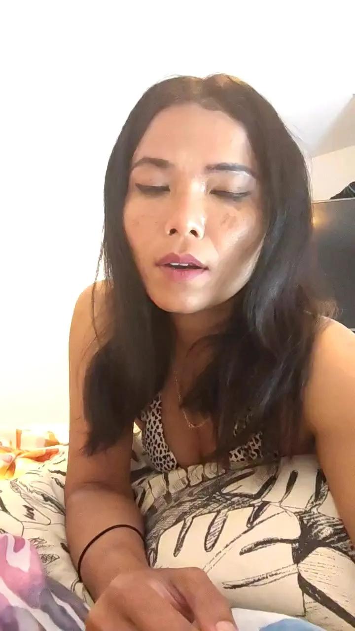 Asianwhitheuro on Cam4