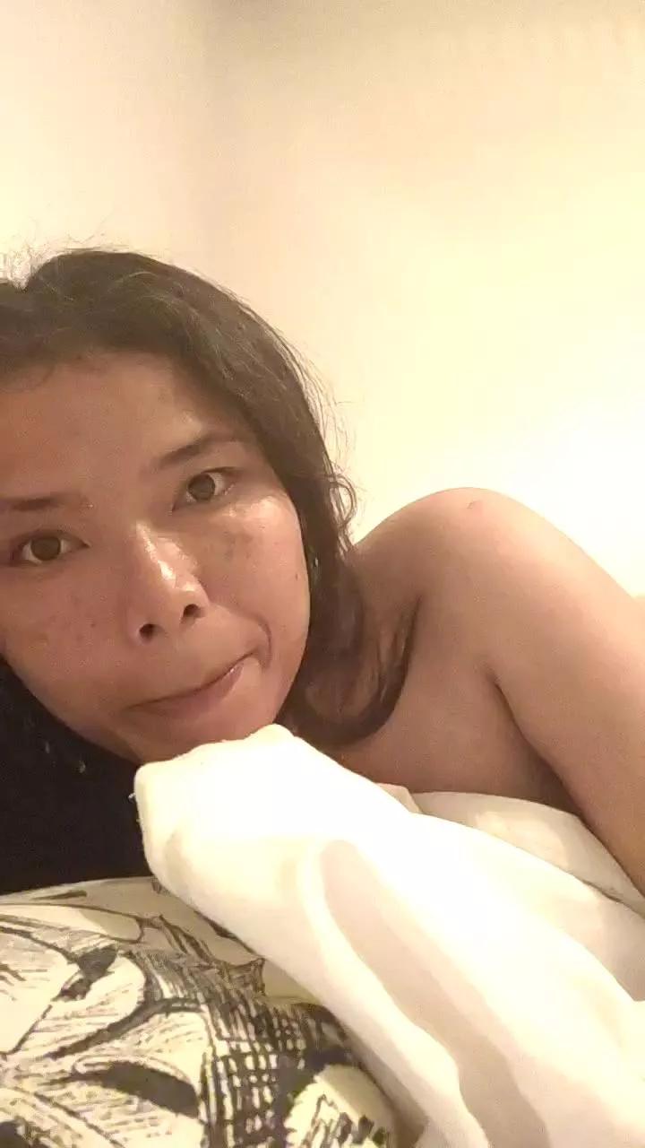 Asianwhitheuro on Cam4 