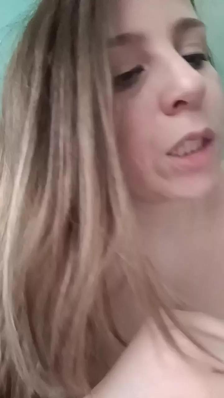emma96_hot on Cam4 