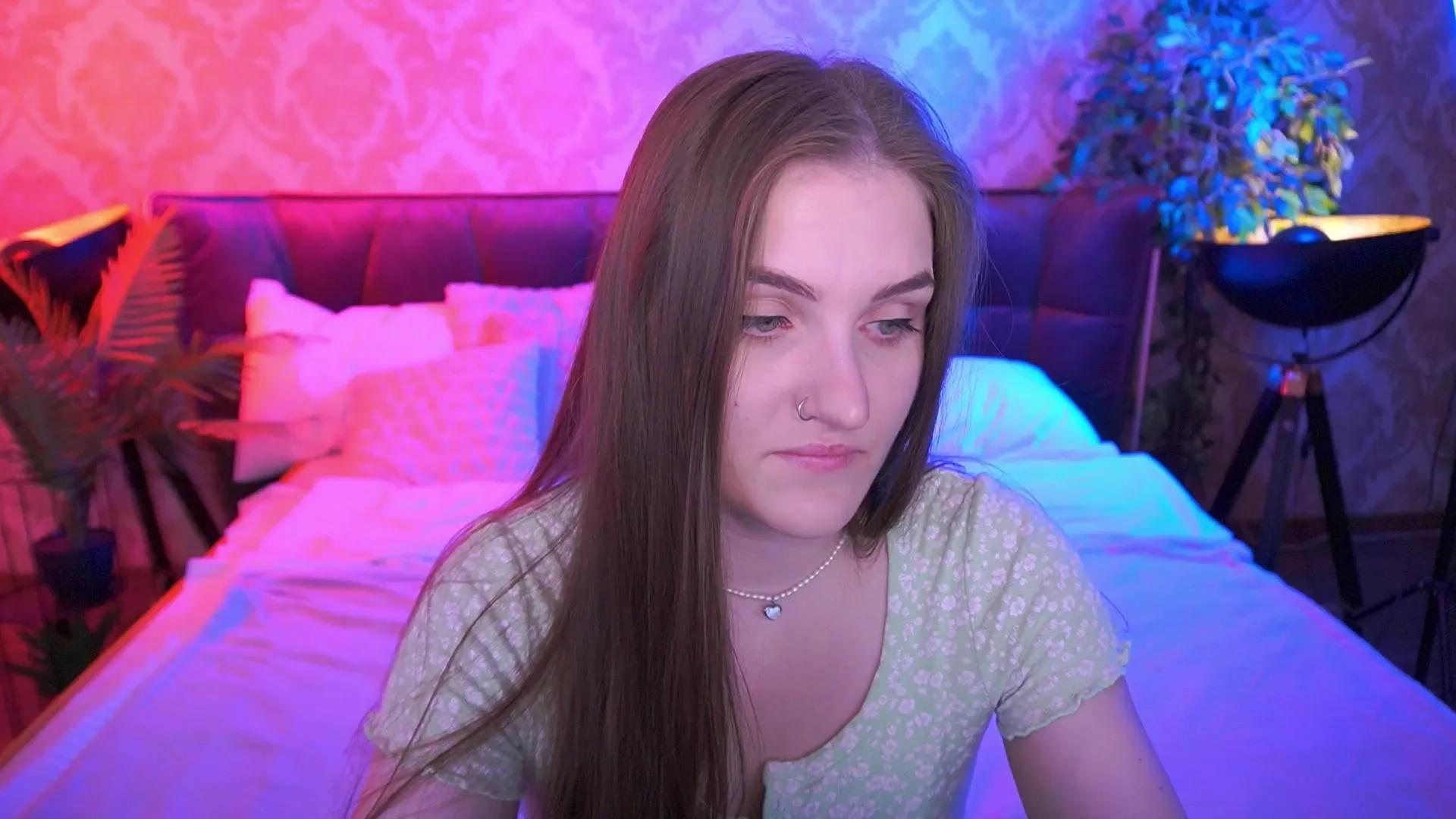EmmyCharm on Cam4 