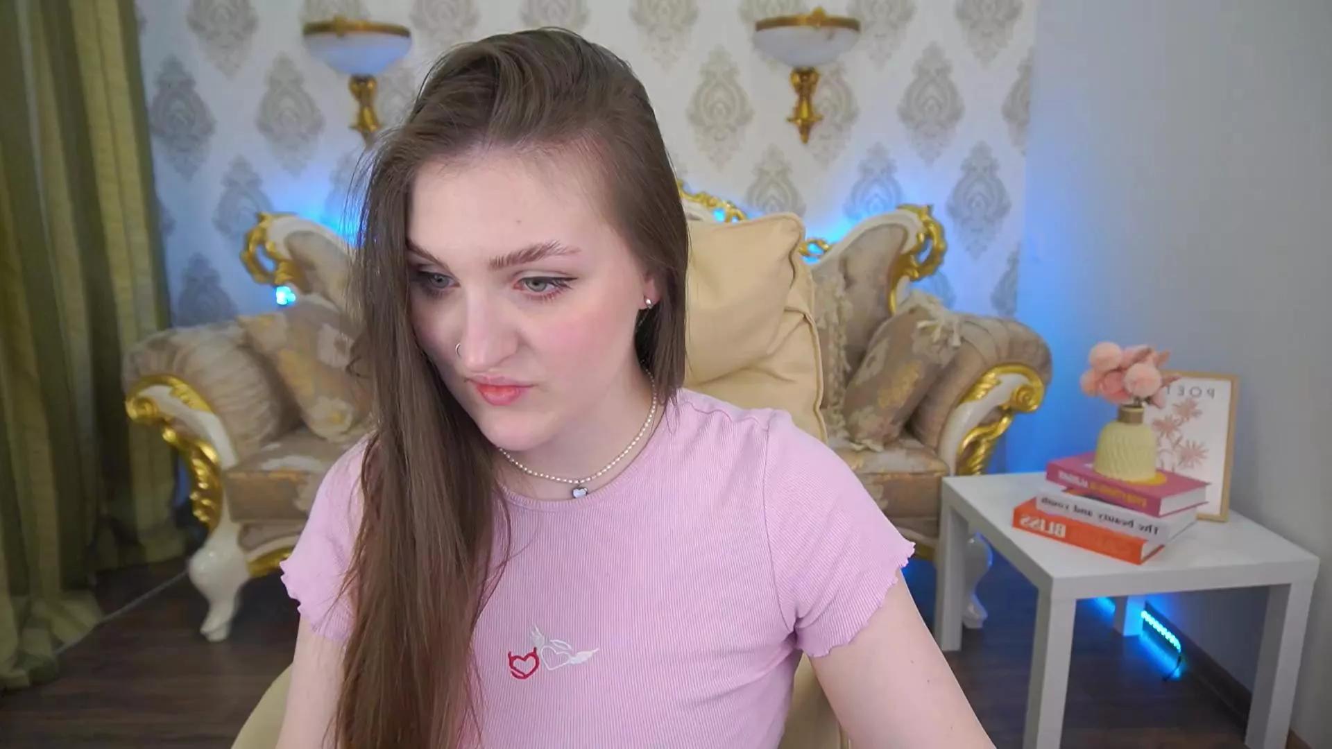 EmmyCharm on Cam4 