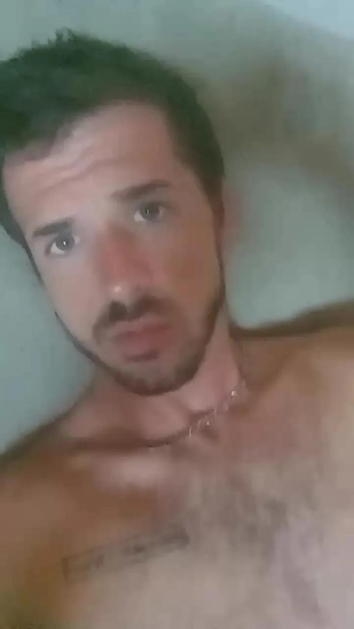 Littleguy25 on Cam4 