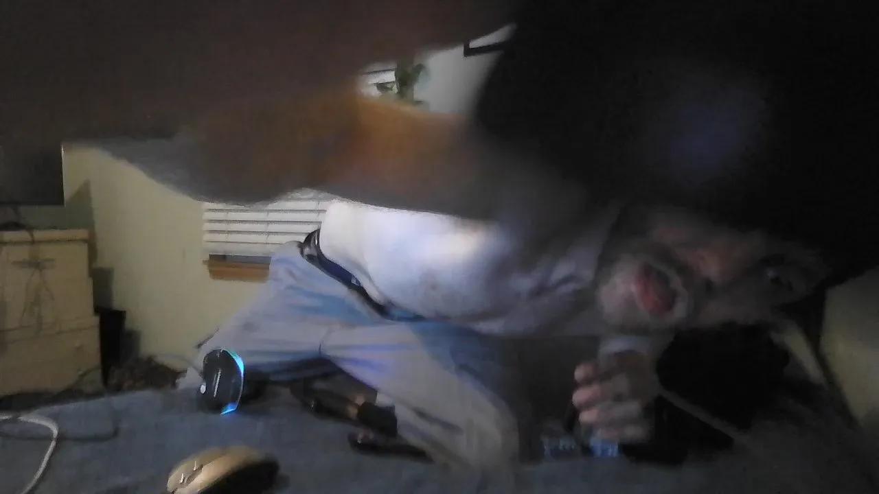 LittleSneakers9 on Cam4 