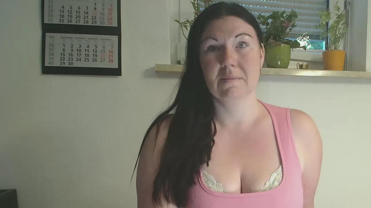 pussy6wetlips on Cam4 