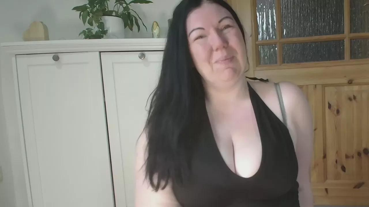 pussy6wetlips on Cam4 