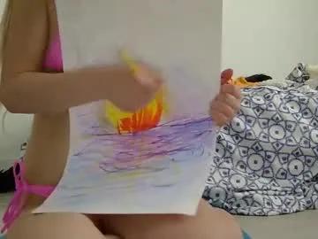 littlefootgirl52 on Chaturbate