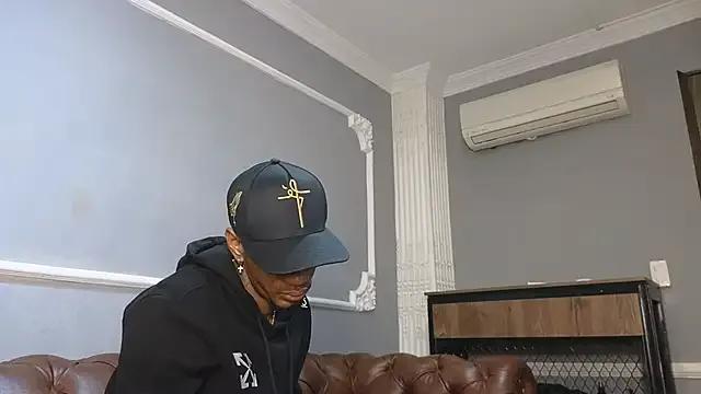AaronCruz_ on StripChat 