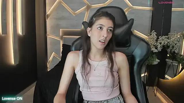 AdharaHamilton on StripChat
