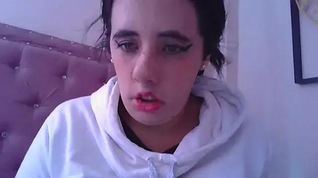 annarose19 on StripChat 