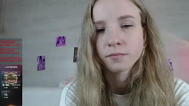 b4by_Emilia on StripChat 