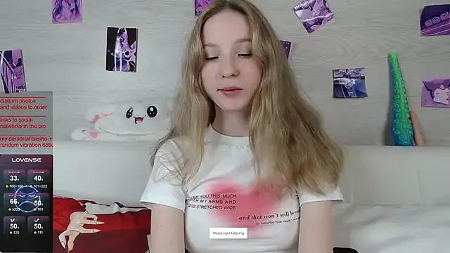 b4by_Emilia on StripChat 