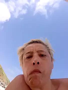 BellaBellaHot on StripChat 