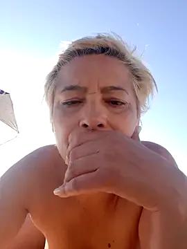 BellaBellaHot on StripChat 