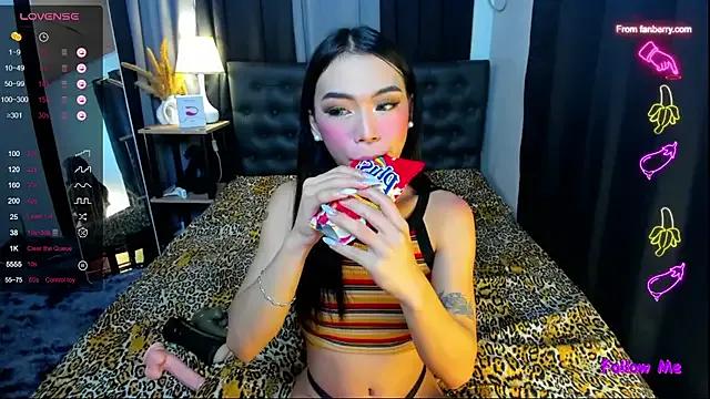 bellamoonlightX on StripChat 