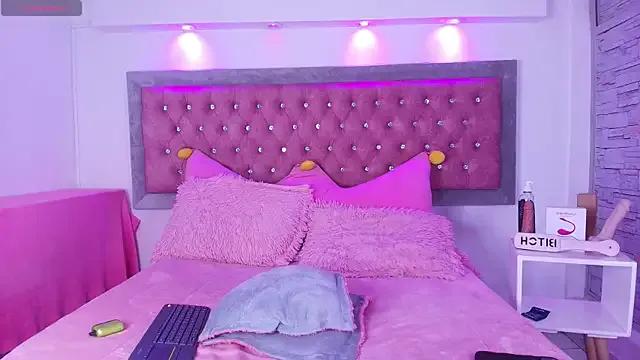 Bonn_Glow on StripChat 