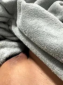 Bubuzinha10 — leo no bumbum redondo