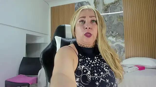 Danna_topless — see my  tits