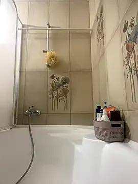 Dina0908 — showing tits