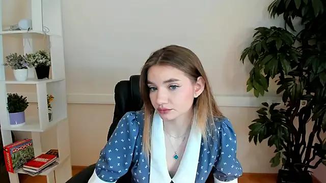 DonnaAndrews on StripChat 