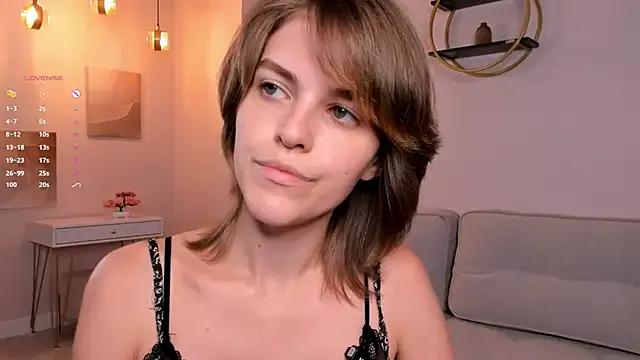 EleneButton on StripChat 