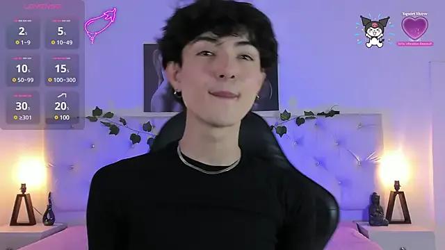 Elliot_younngg on StripChat 