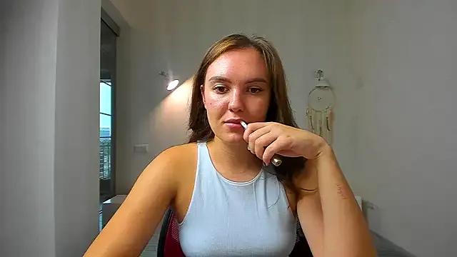 EmmaNorman on StripChat 