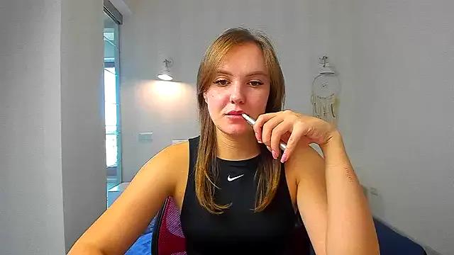 EmmaNorman on StripChat 