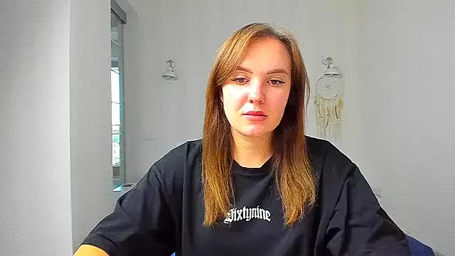 EmmaNorman on StripChat 