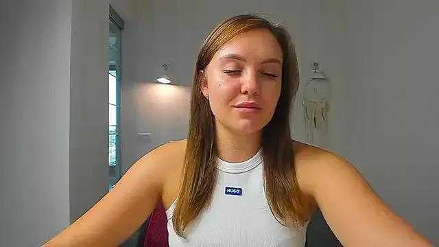 EmmaNorman on StripChat 