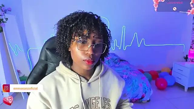 EmmaSanzz_ on StripChat 