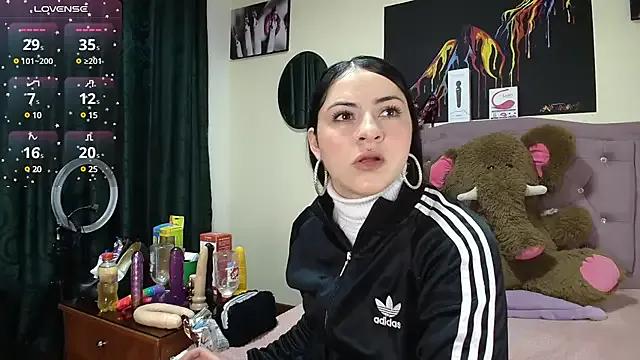 Emmie_Hot on StripChat 