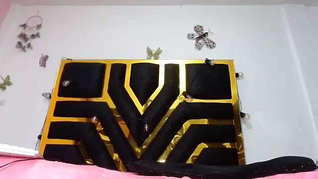 Helennahot on StripChat 
