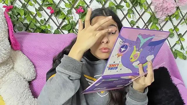 Indica_Sativa on StripChat 