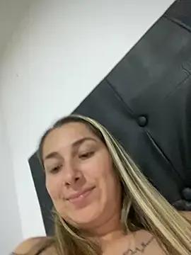 Iris_love18 on StripChat 