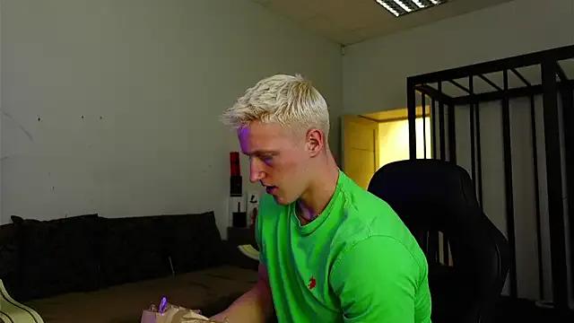Jacob_Devon — See lush pop in close up
