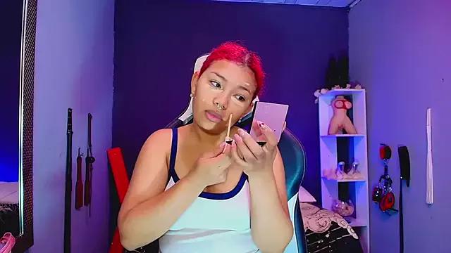 JadaRoberts on StripChat 