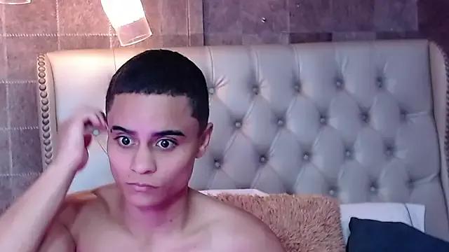 Liiamthompson on StripChat 