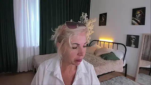 LiliaMoons on StripChat 