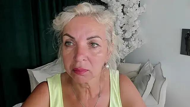 LiliaMoons on StripChat 