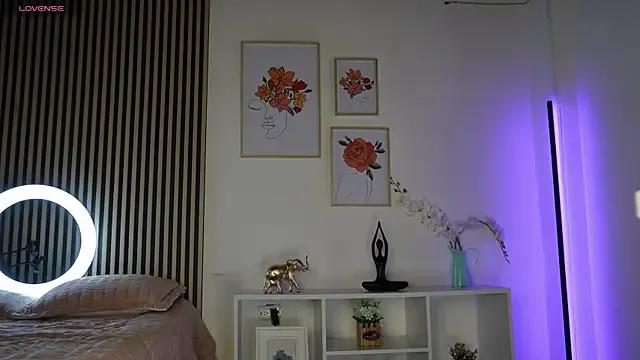 LillyDolls23 on StripChat 